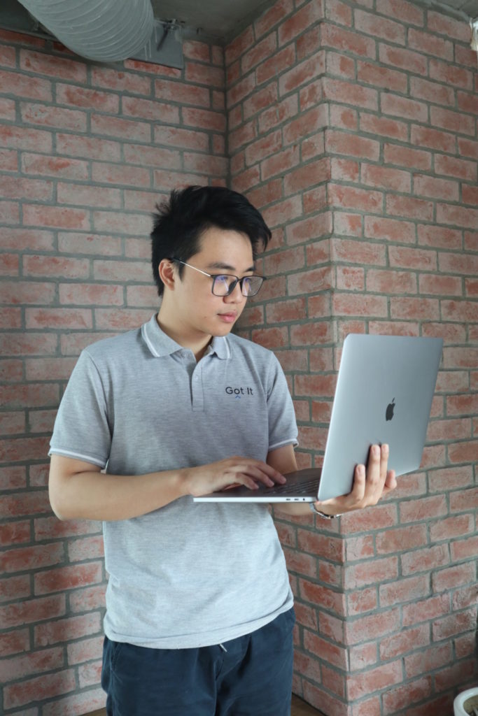 Muốn tìm việc top, “stop” rải CV!